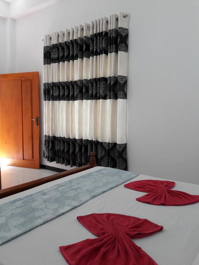 B & B Charm Dikwella Kültér fotó