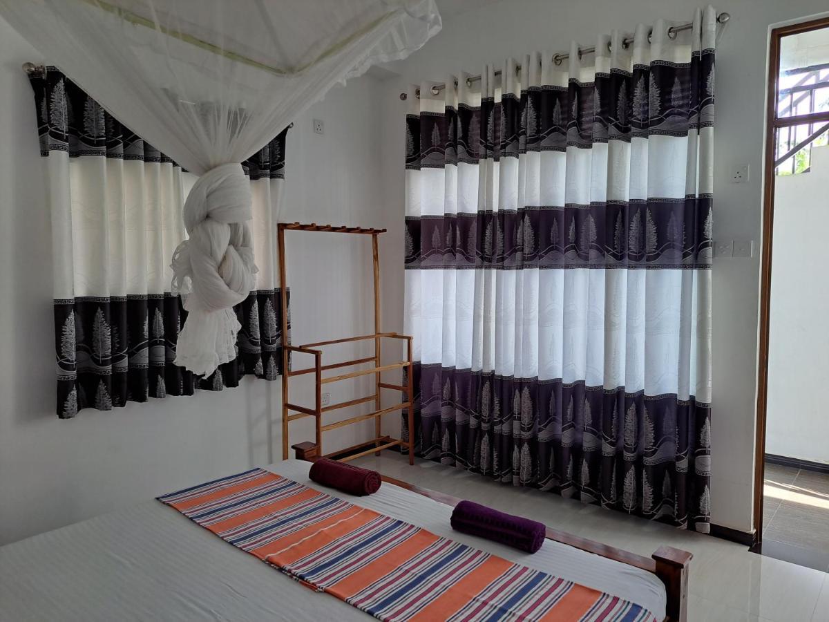 B & B Charm Dikwella Szoba fotó