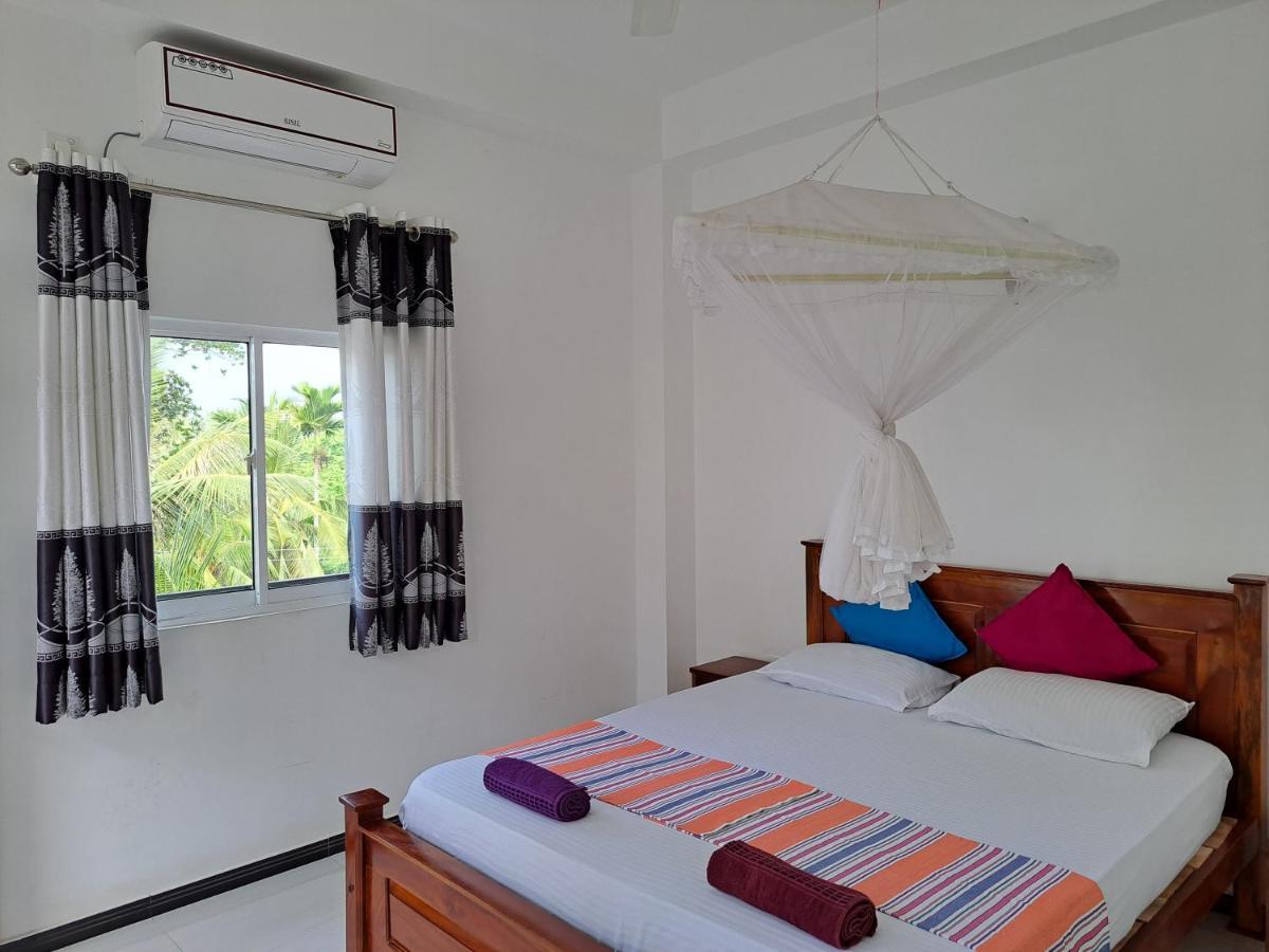 B & B Charm Dikwella Kültér fotó