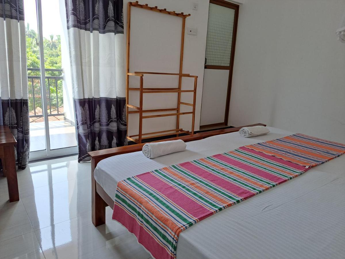 B & B Charm Dikwella Kültér fotó