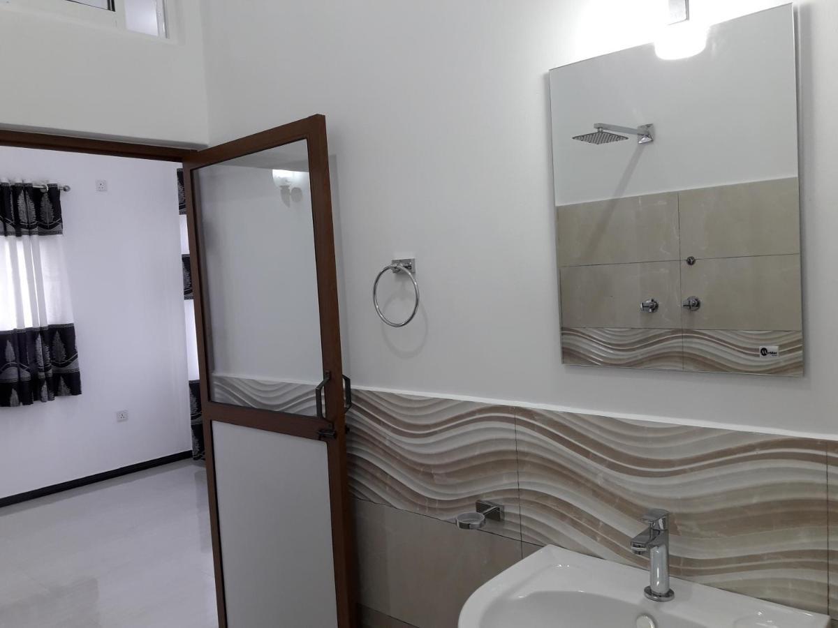 B & B Charm Dikwella Kültér fotó